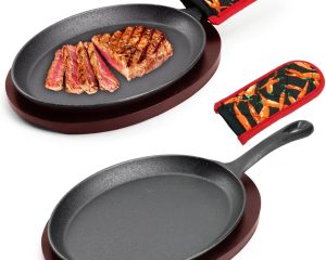 Sizzling Plate with Wooden Base Fajita Skillet with Scald Protection Hot Mitt Cast Iron Plate for Home Barbeque Kitchen Service (2PCS)